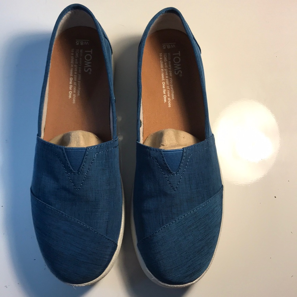 Toms Avalon blue sneaker 8.5M US 6.5UK 39EU NWT